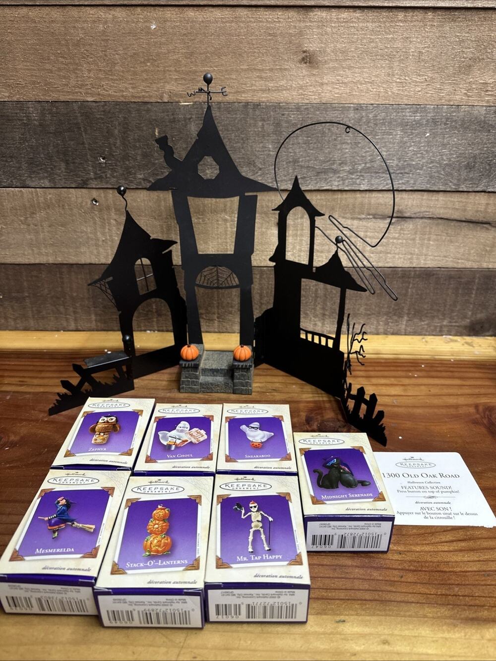 2003 Hallmark Halloween House 1300 Old Oak Road with 7 Ornaments In Boxes